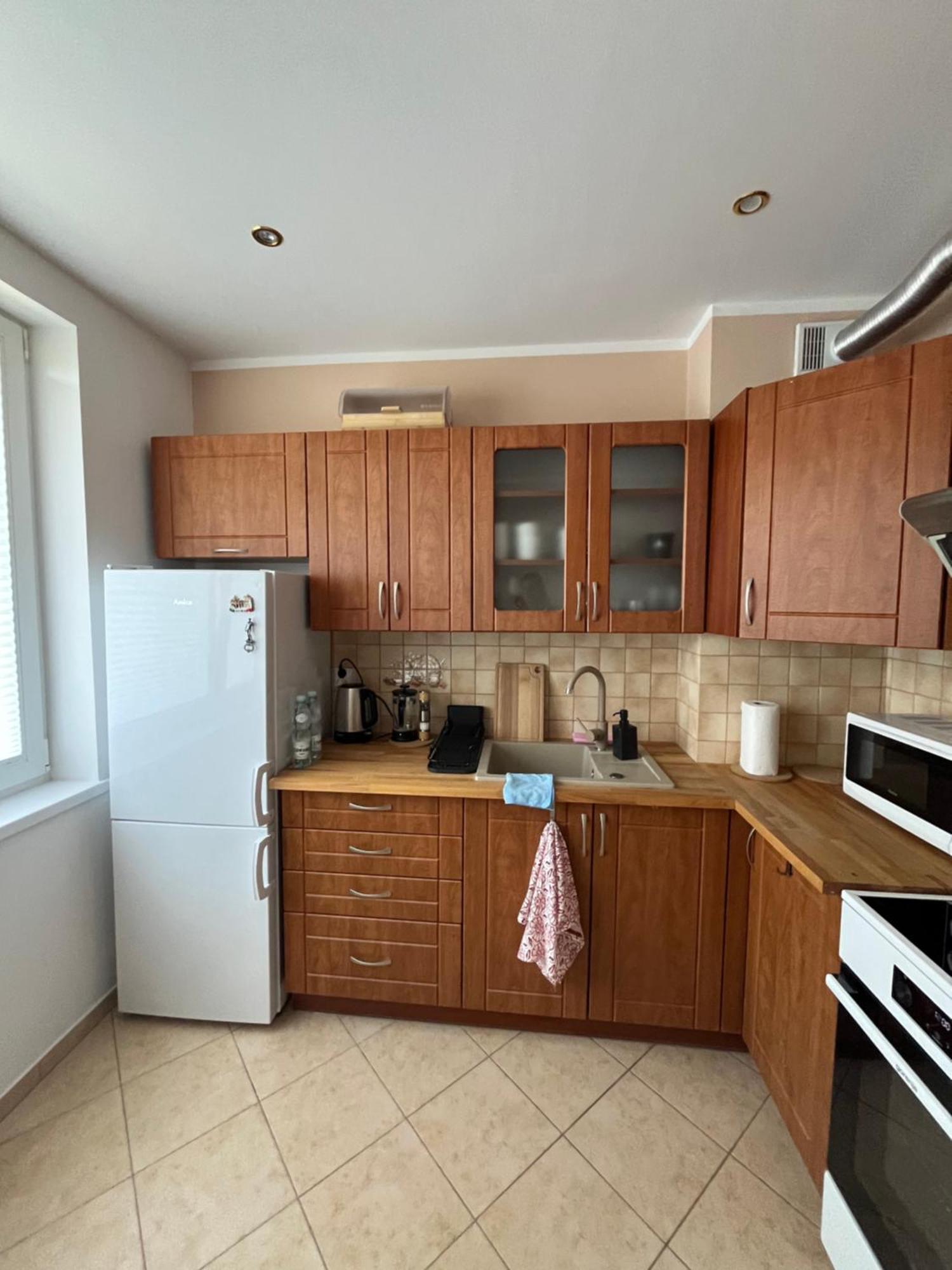 Apartment 2 *